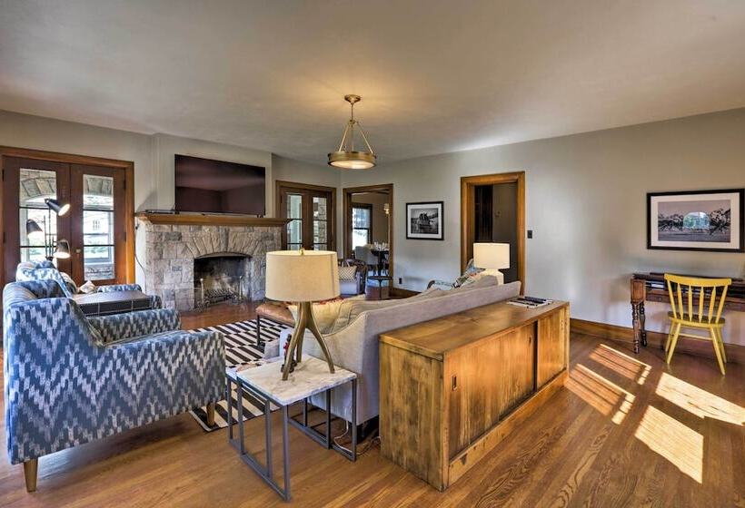 Charming Louisville Gem: Walk To Restaurants!