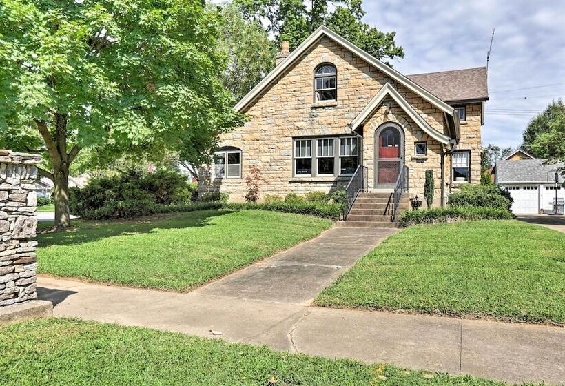 Charming Louisville Gem: Walk To Restaurants!