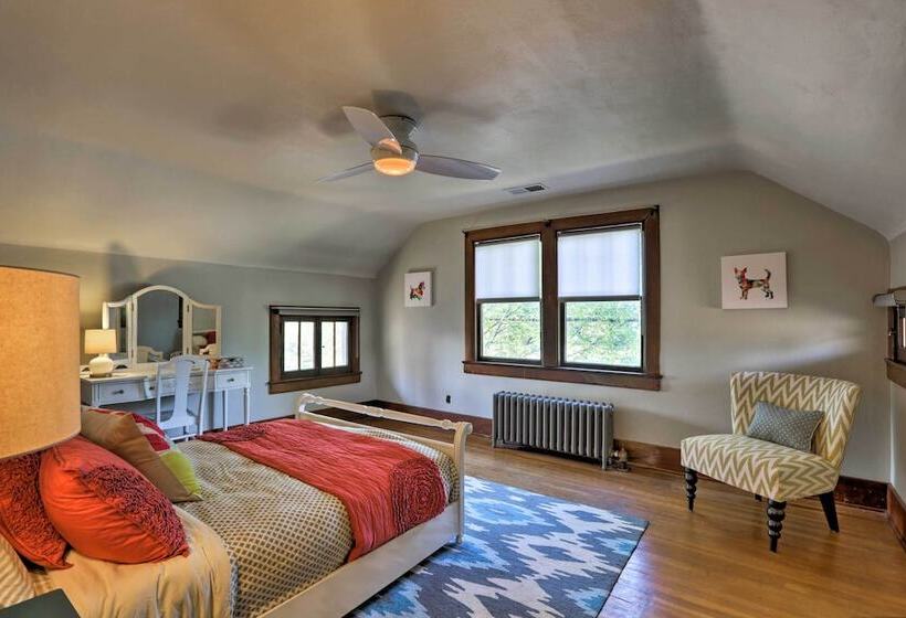 Charming Louisville Gem: Walk To Restaurants!