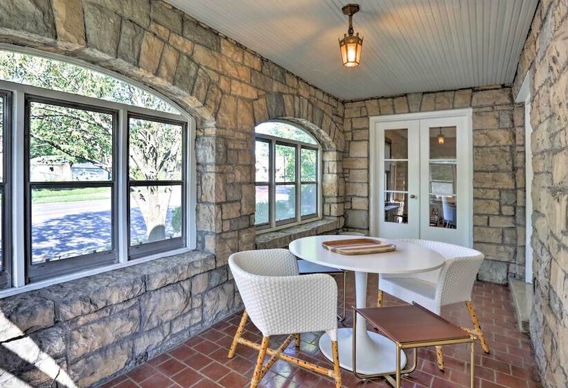 Charming Louisville Gem: Walk To Restaurants!