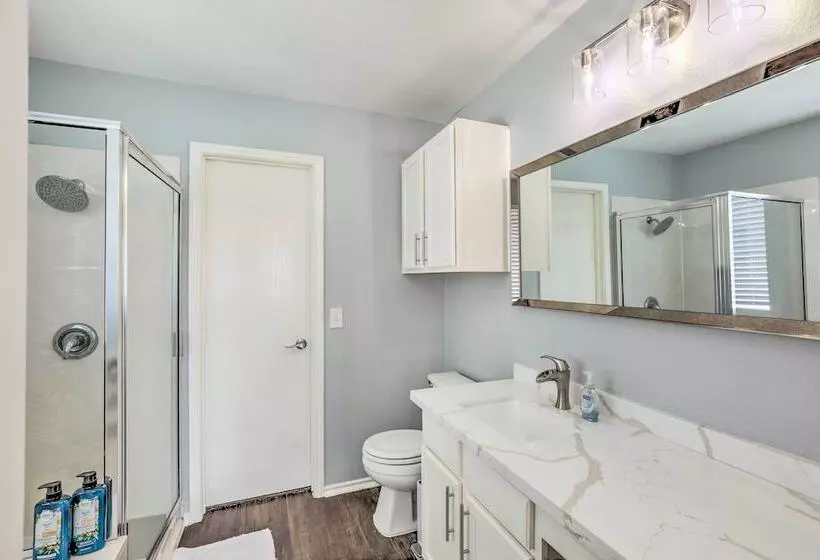 Spacious + Sunny Austin Home ~ 12 Mi To Dtwn!