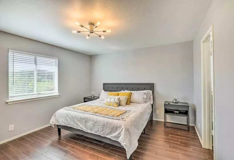 Spacious + Sunny Austin Home ~ 12 Mi To Dtwn!