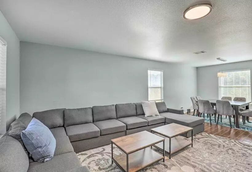 Spacious + Sunny Austin Home ~ 12 Mi To Dtwn!