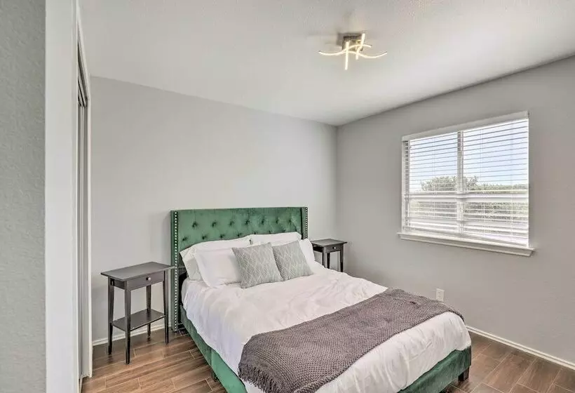 Spacious + Sunny Austin Home ~ 12 Mi To Dtwn!