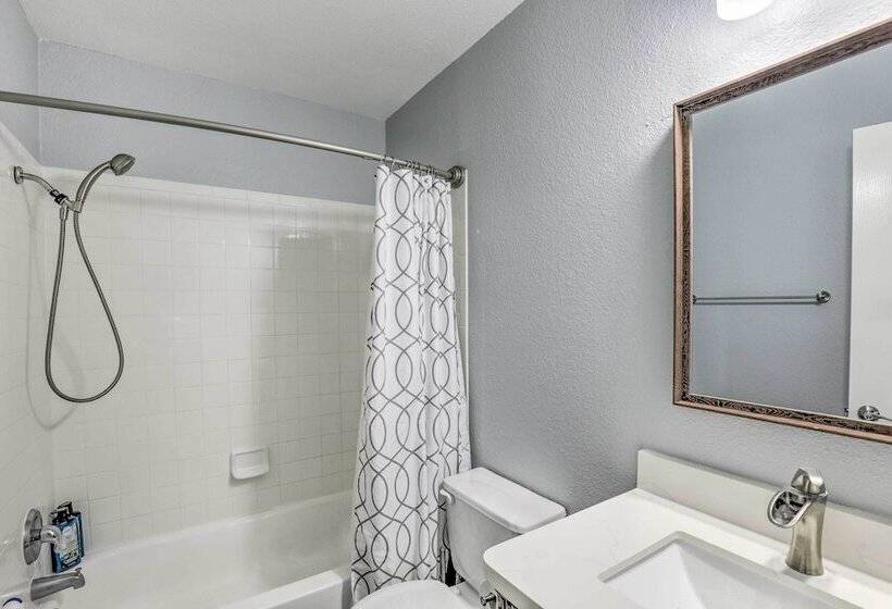 Spacious + Sunny Austin Home ~ 12 Mi To Dtwn!