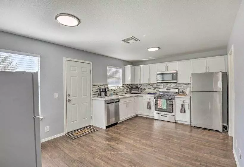 Spacious + Sunny Austin Home ~ 12 Mi To Dtwn!