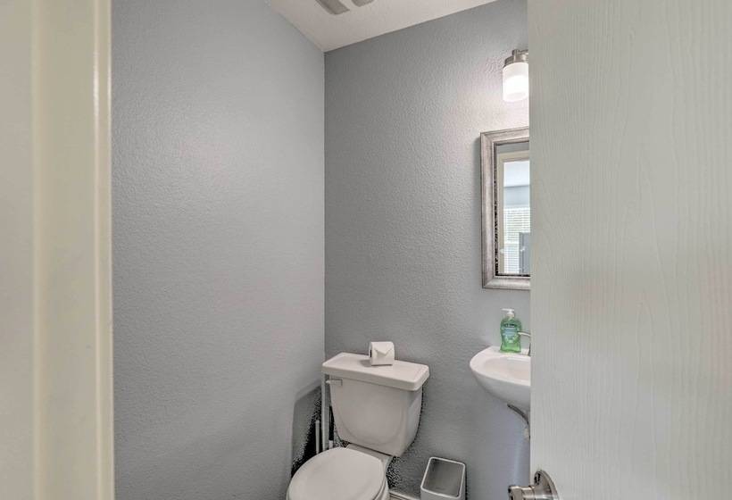 Spacious + Sunny Austin Home ~ 12 Mi To Dtwn!