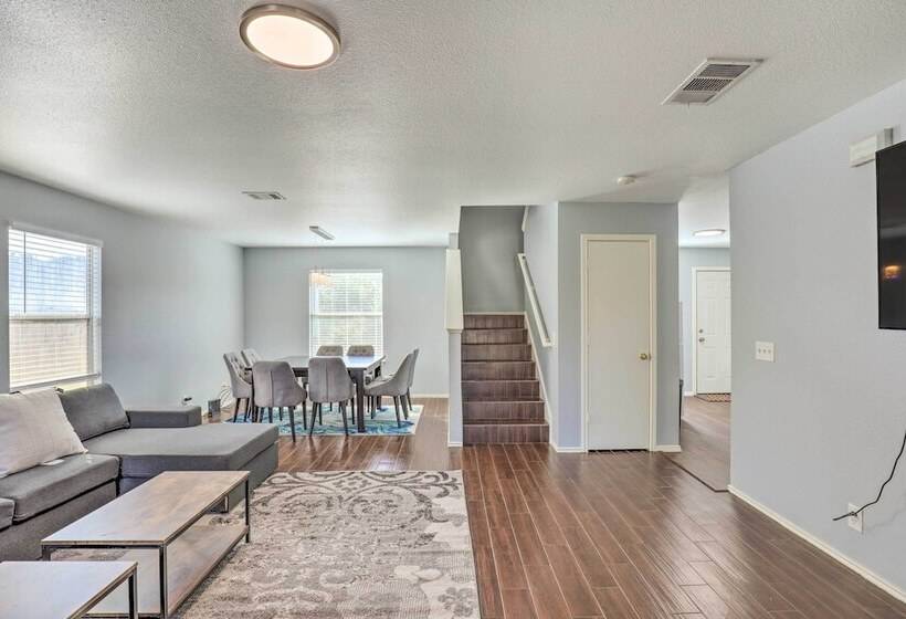 Spacious + Sunny Austin Home ~ 12 Mi To Dtwn!