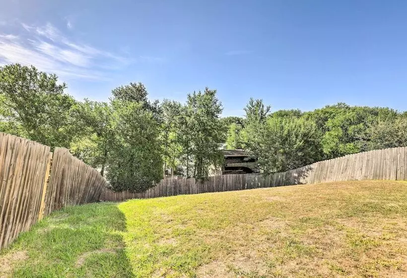 Spacious + Sunny Austin Home ~ 12 Mi To Dtwn!