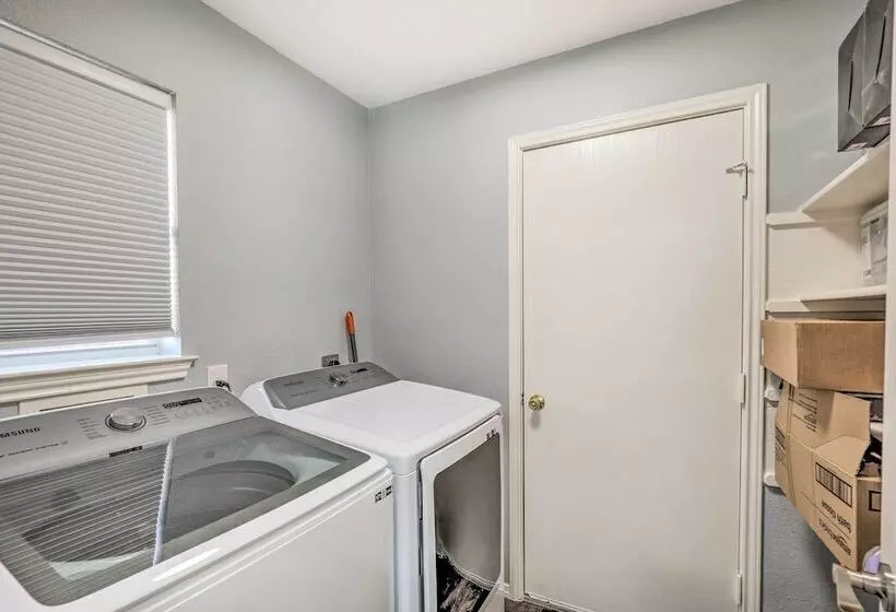 Spacious + Sunny Austin Home ~ 12 Mi To Dtwn!