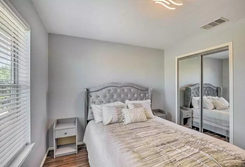 Spacious + Sunny Austin Home ~ 12 Mi To Dtwn!
