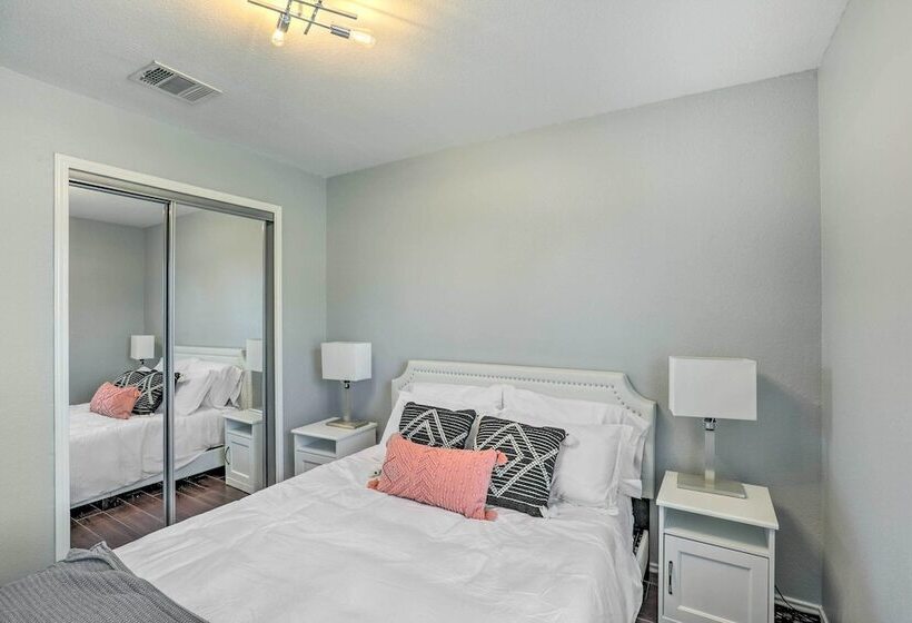 Spacious + Sunny Austin Home ~ 12 Mi To Dtwn!