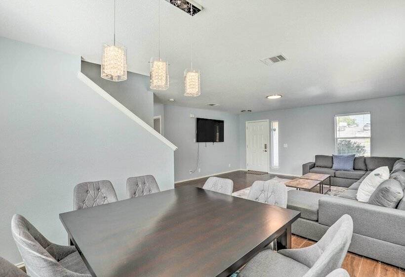 Spacious + Sunny Austin Home ~ 12 Mi To Dtwn!