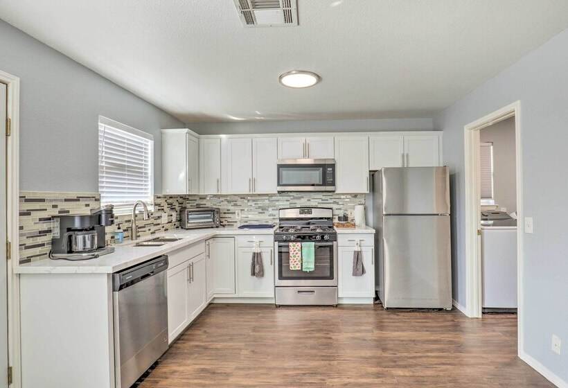 Spacious + Sunny Austin Home ~ 12 Mi To Dtwn!