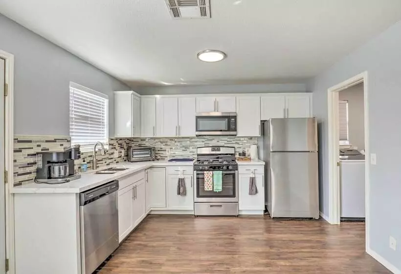 Spacious + Sunny Austin Home ~ 12 Mi To Dtwn!