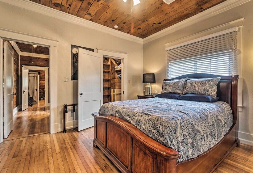 Spacious & Updated 1920 S Hsnp Craftsmen Home