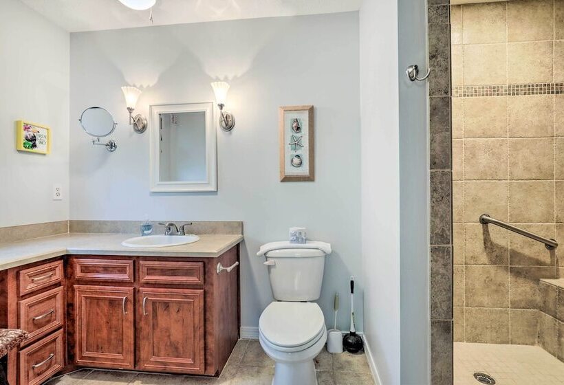 St Augustine Island Home W/ Patio, Walk To Beach!