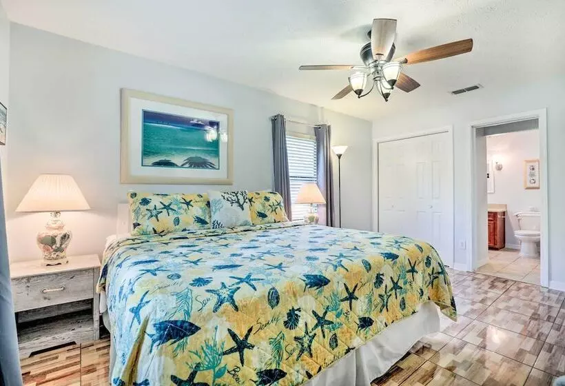 St Augustine Island Home W/ Patio, Walk To Beach!