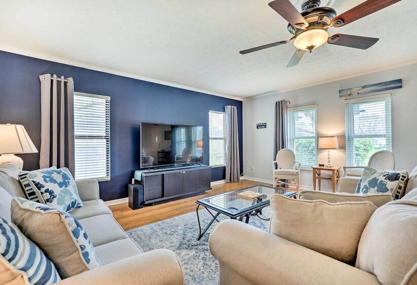 St Augustine Island Home W/ Patio, Walk To Beach!