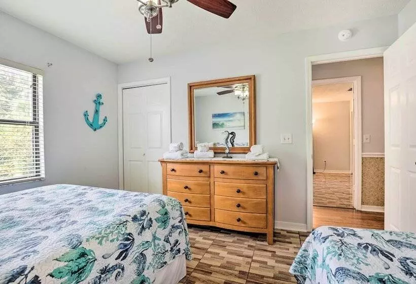 St Augustine Island Home W/ Patio, Walk To Beach!