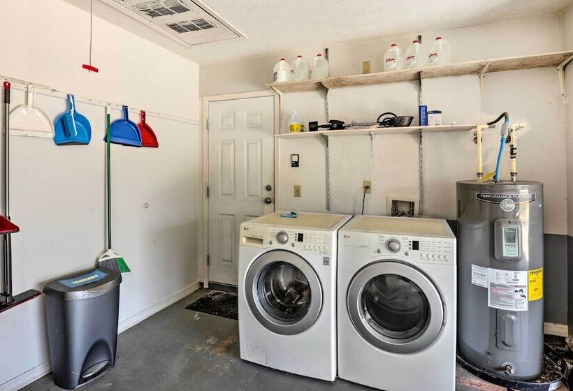 St Augustine Island Home W/ Patio, Walk To Beach!