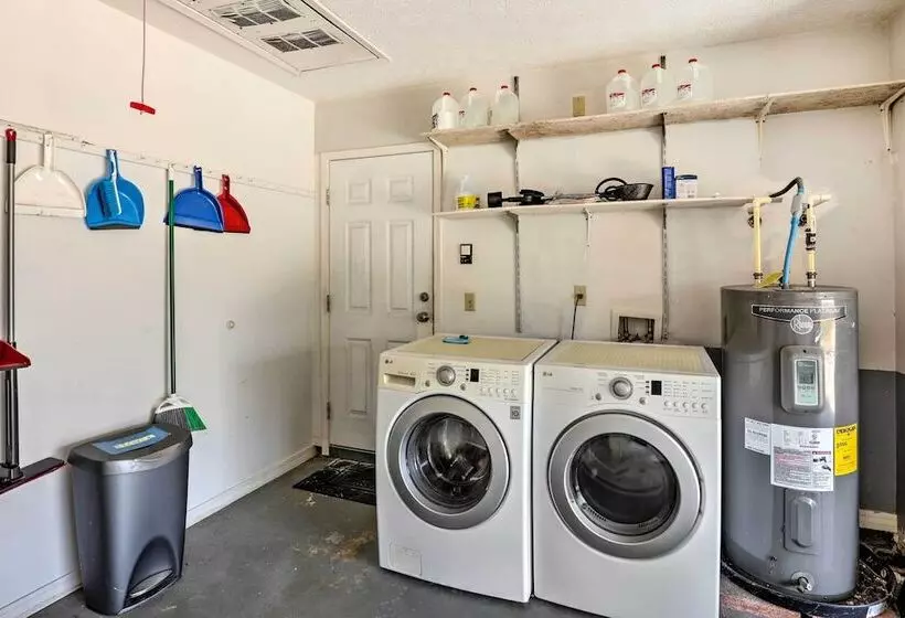 St Augustine Island Home W/ Patio, Walk To Beach!