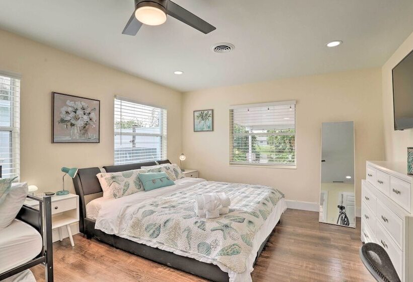 St Pete Retreat W/ Spacious Patio & Pond View