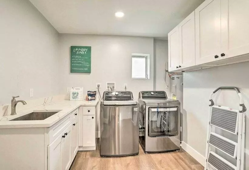 St Pete Retreat W/ Spacious Patio & Pond View