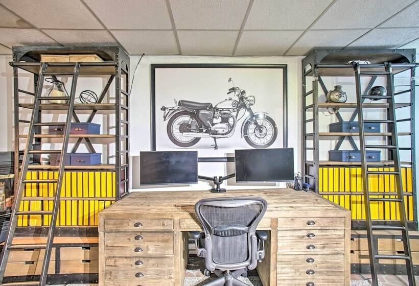 Stunning Evergreen Chalet W/ Private Hot Tub!