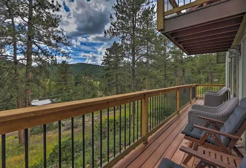 Stunning Evergreen Chalet W/ Private Hot Tub!
