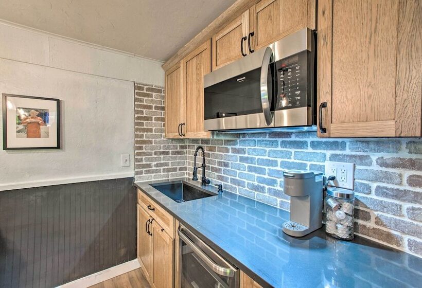 Stunning Evergreen Chalet W/ Private Hot Tub!