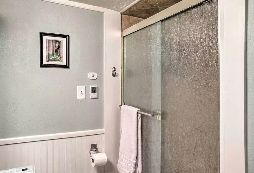 Stunning Evergreen Chalet W/ Private Hot Tub!