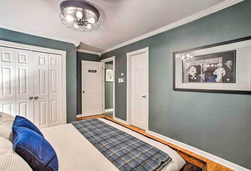 Stunning Evergreen Chalet W/ Private Hot Tub!