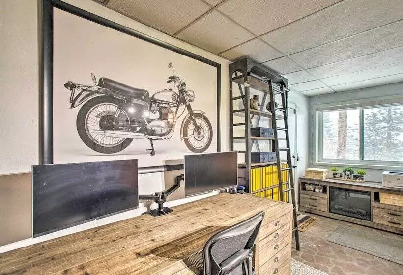 Stunning Evergreen Chalet W/ Private Hot Tub!