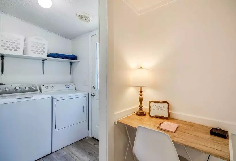 Stunning Pensacola Home, 8 Mi To Downtown!