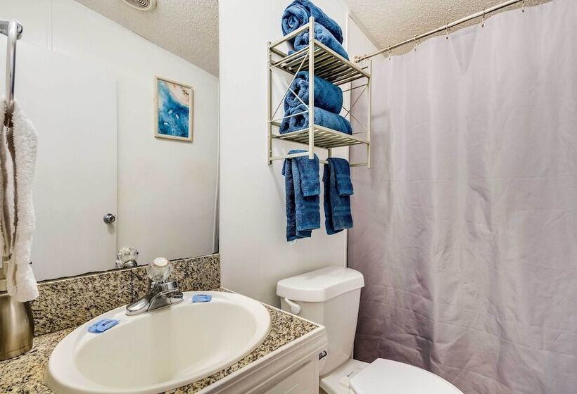 Stunning Pensacola Home, 8 Mi To Downtown!