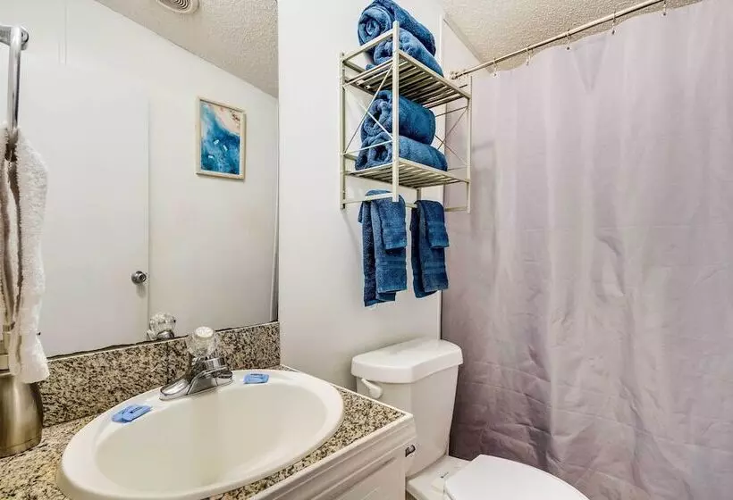 Stunning Pensacola Home, 8 Mi To Downtown!