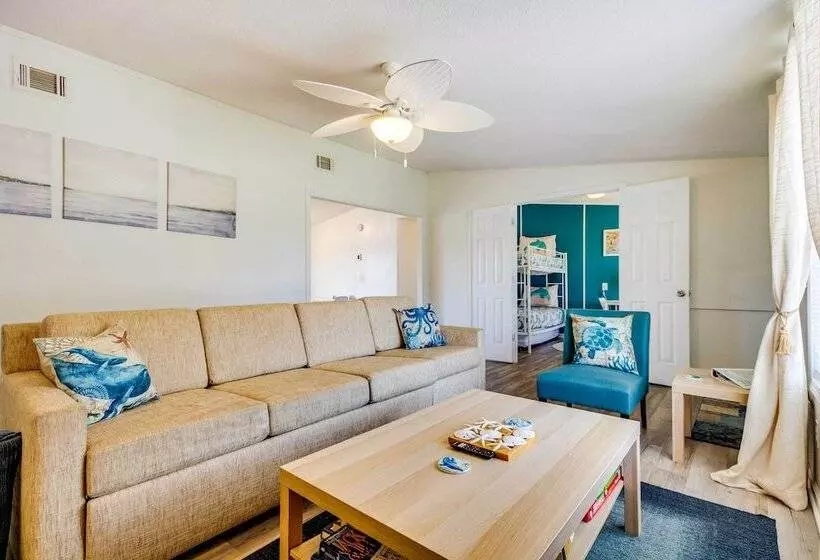 Stunning Pensacola Home, 8 Mi To Downtown!