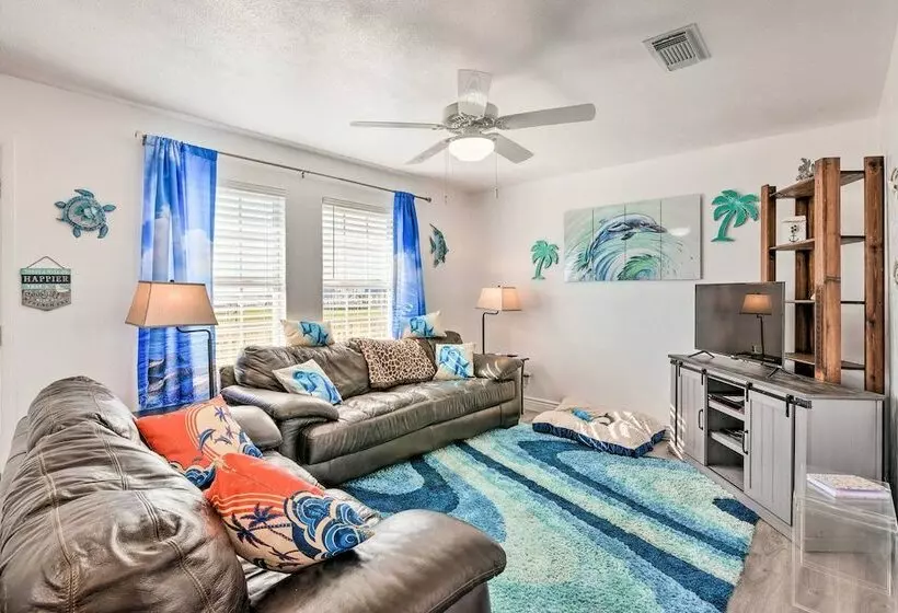 Surfside Escape W/ Deck ~ 1 Block To Beach!