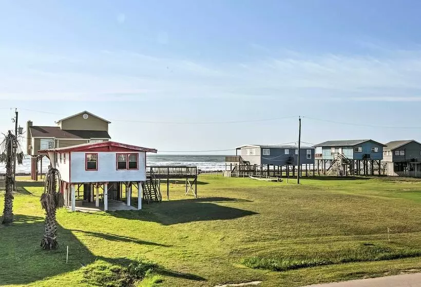 Surfside Escape W/ Deck ~ 1 Block To Beach!