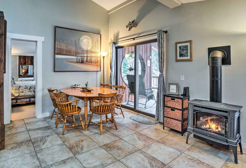 Cabin On Clear Creek: A Hobbits Retreat!