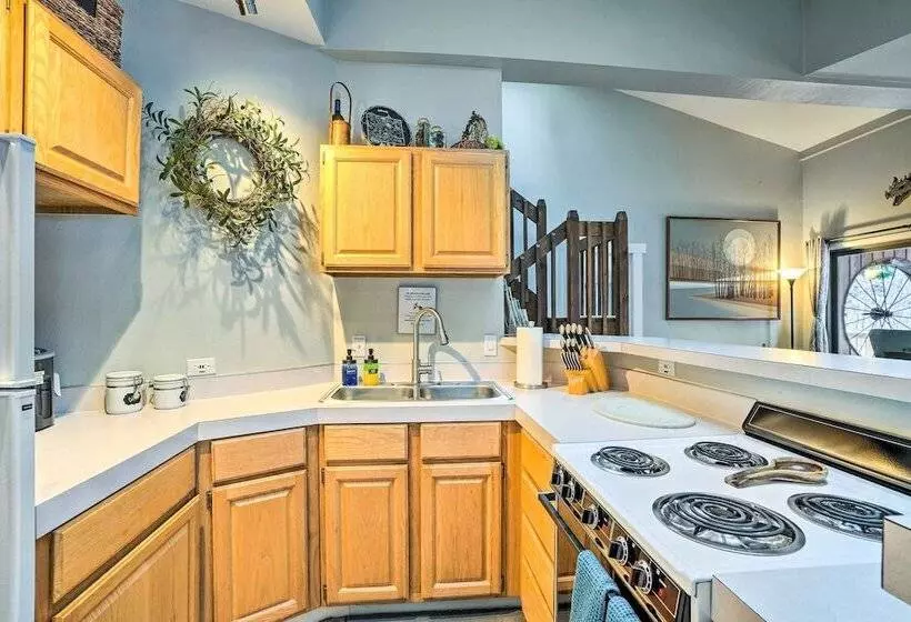 Cabin On Clear Creek: A Hobbits Retreat!