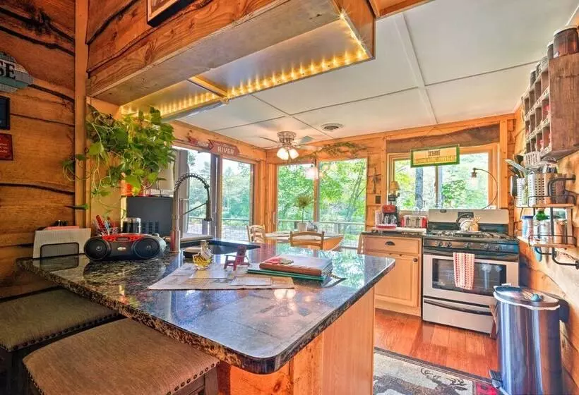 Adirondack Mountains Cottage Near Gore Mountain!