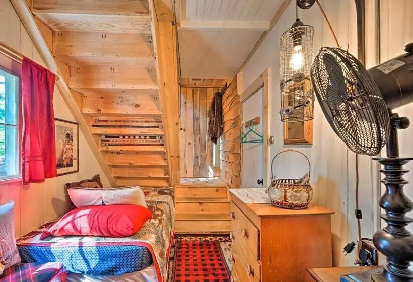 Adirondack Mountains Cottage Near Gore Mountain!