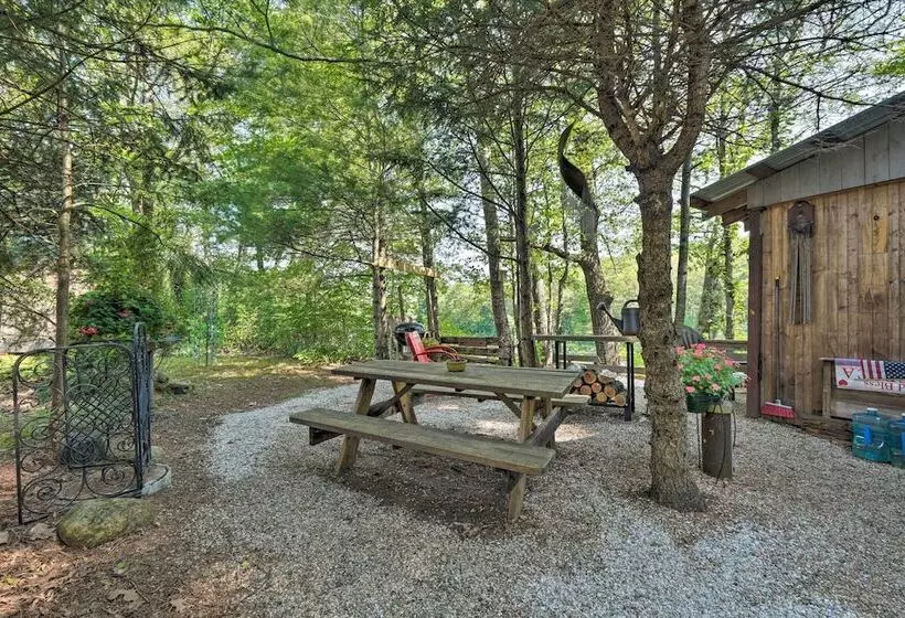 Adirondack Mountains Cottage Near Gore Mountain!