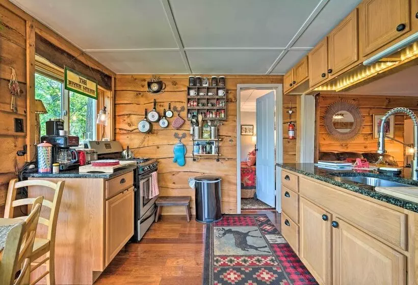 Adirondack Mountains Cottage Near Gore Mountain!