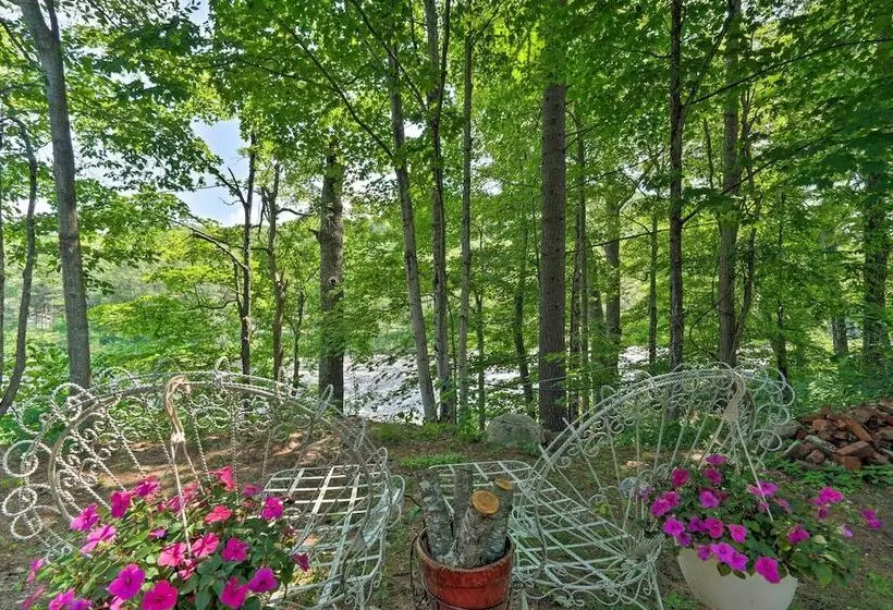 Adirondack Mountains Cottage Near Gore Mountain!