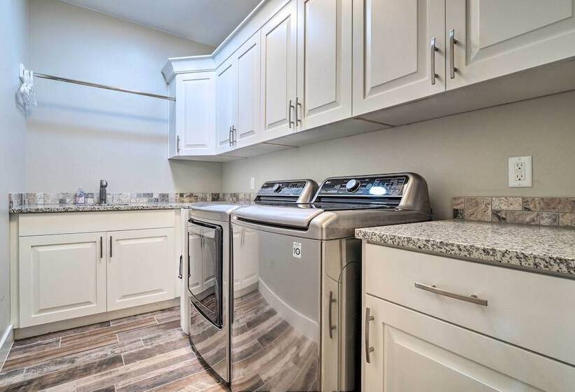 Adventure Bound Home W/ Pickleball, Hot Tub & More