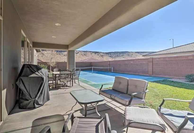 Adventure Bound Home W/ Pickleball, Hot Tub & More