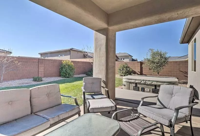 Adventure Bound Home W/ Pickleball, Hot Tub & More